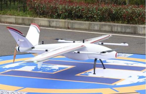 30-kilometrowy promień sterowania VTOL Fixed Wing UAV FengHu Pionowy start Dron ze stałymi skrzydłami