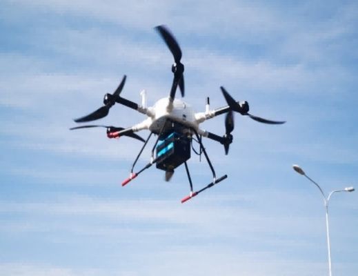 Odporny na wiatr wielowirnikowy dron UAV Long150 o promieniu 10 km sterowania;